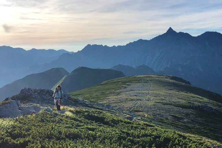 【双六岳】稜線から望む槍ヶ岳が絶景！フォトジェニックな山旅へ