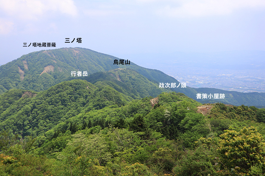 書策小屋跡(かくさくこやあと)からの見晴らし