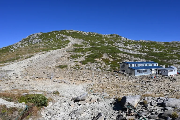 【木曽駒ヶ岳】初心者でもロープウェイで中央アルプス最高峰へ！千畳敷カールの絶景が待つ日帰り登山