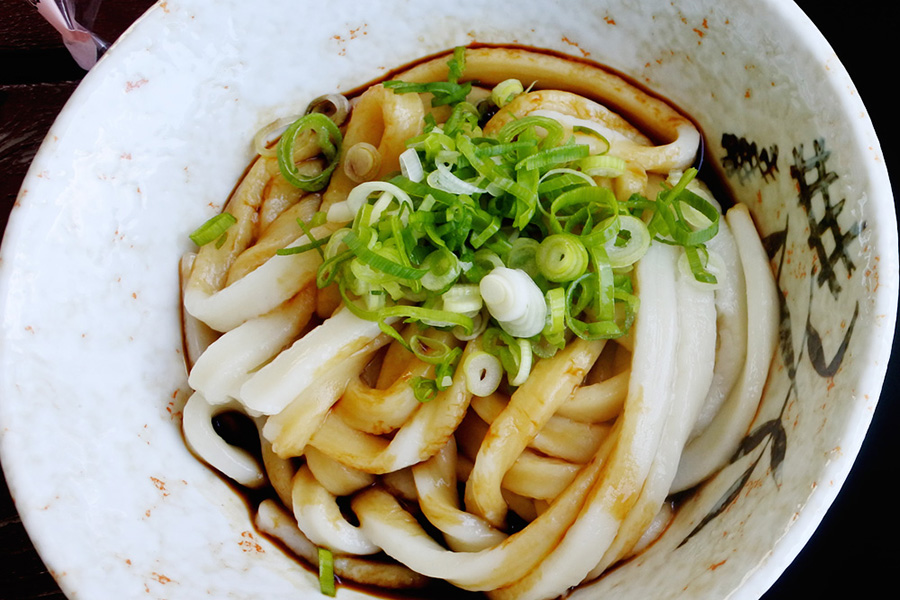 朝熊山上広苑の伊勢うどん｜朝熊山登山